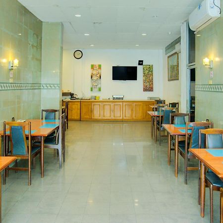 Townhouse Oak Palembang Near Jembatan Ampera Formerly Azzura Hotel Kültér fotó