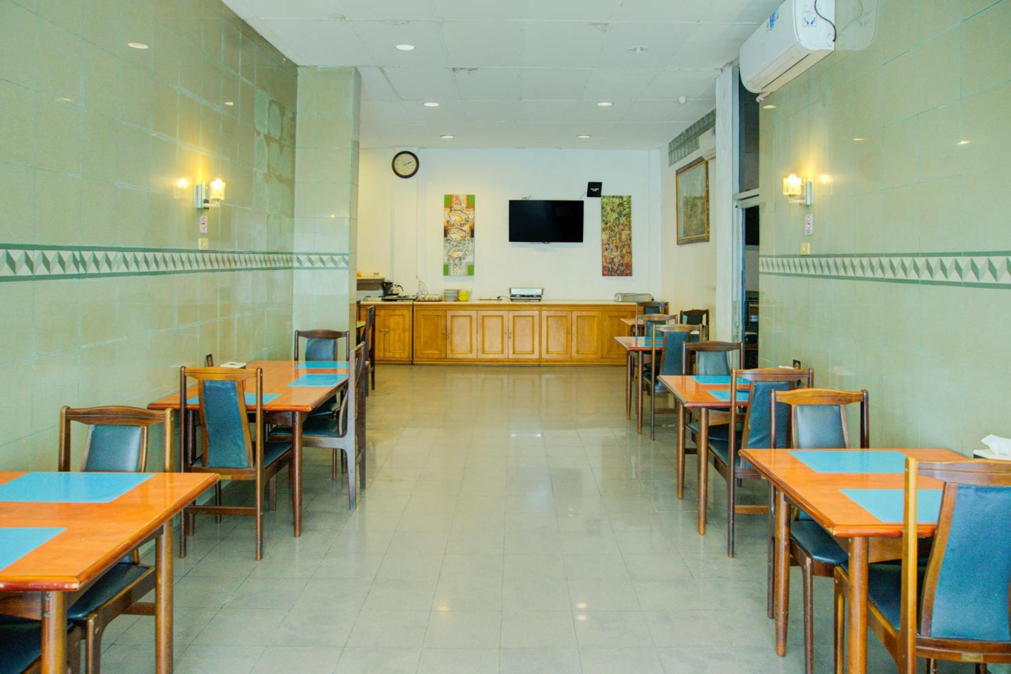 Townhouse Oak Palembang Near Jembatan Ampera Formerly Azzura Hotel Kültér fotó