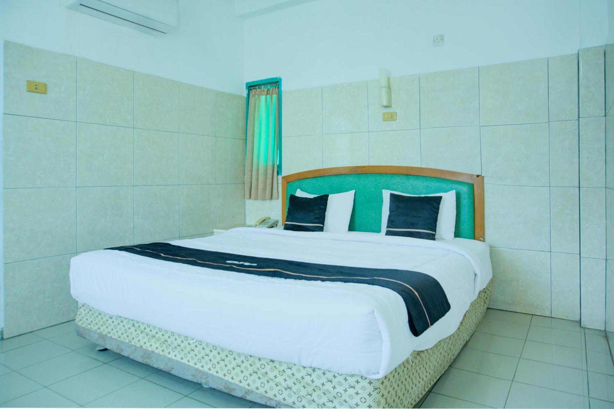 Townhouse Oak Palembang Near Jembatan Ampera Formerly Azzura Hotel Kültér fotó