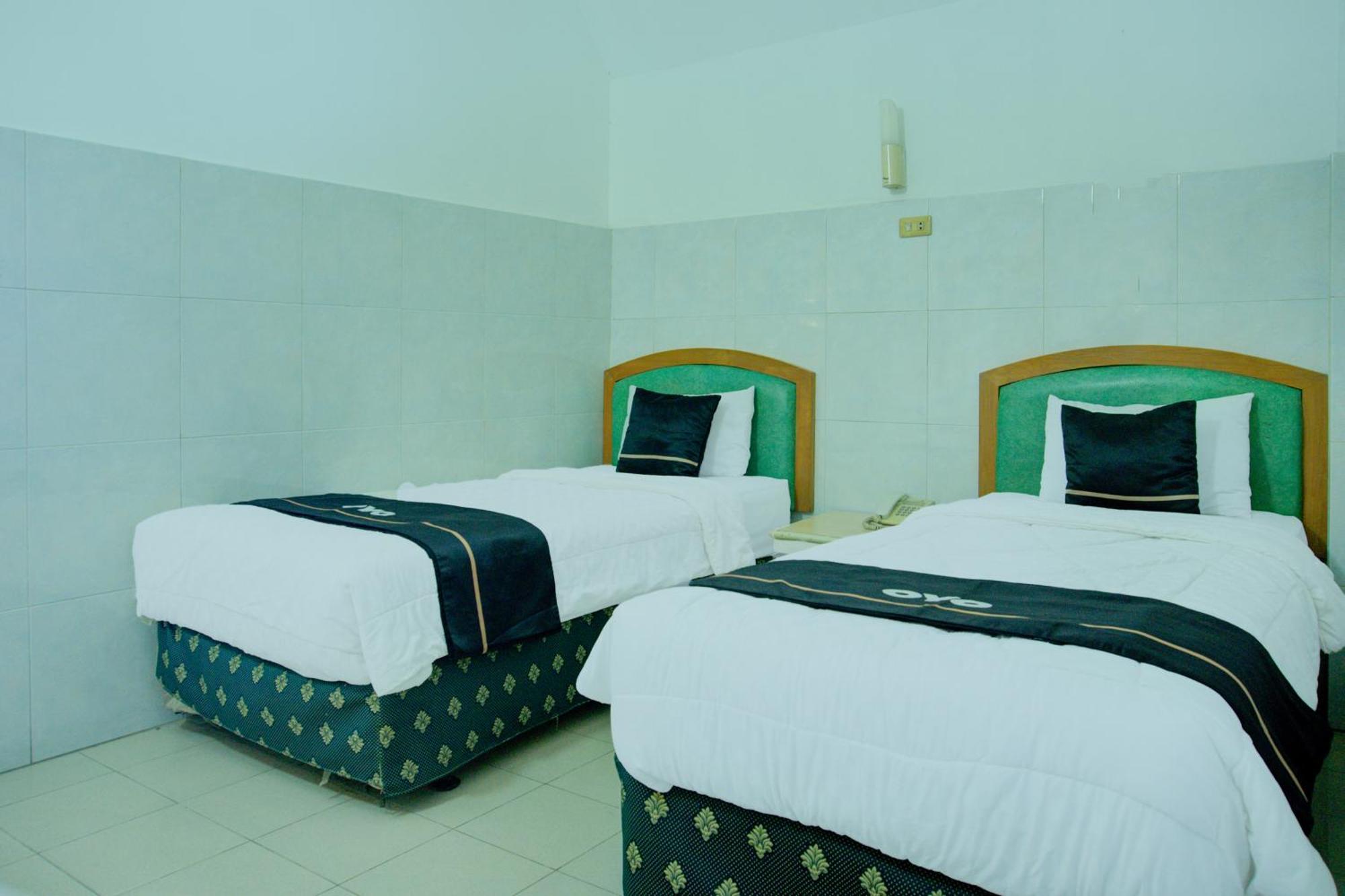 Townhouse Oak Palembang Near Jembatan Ampera Formerly Azzura Hotel Kültér fotó