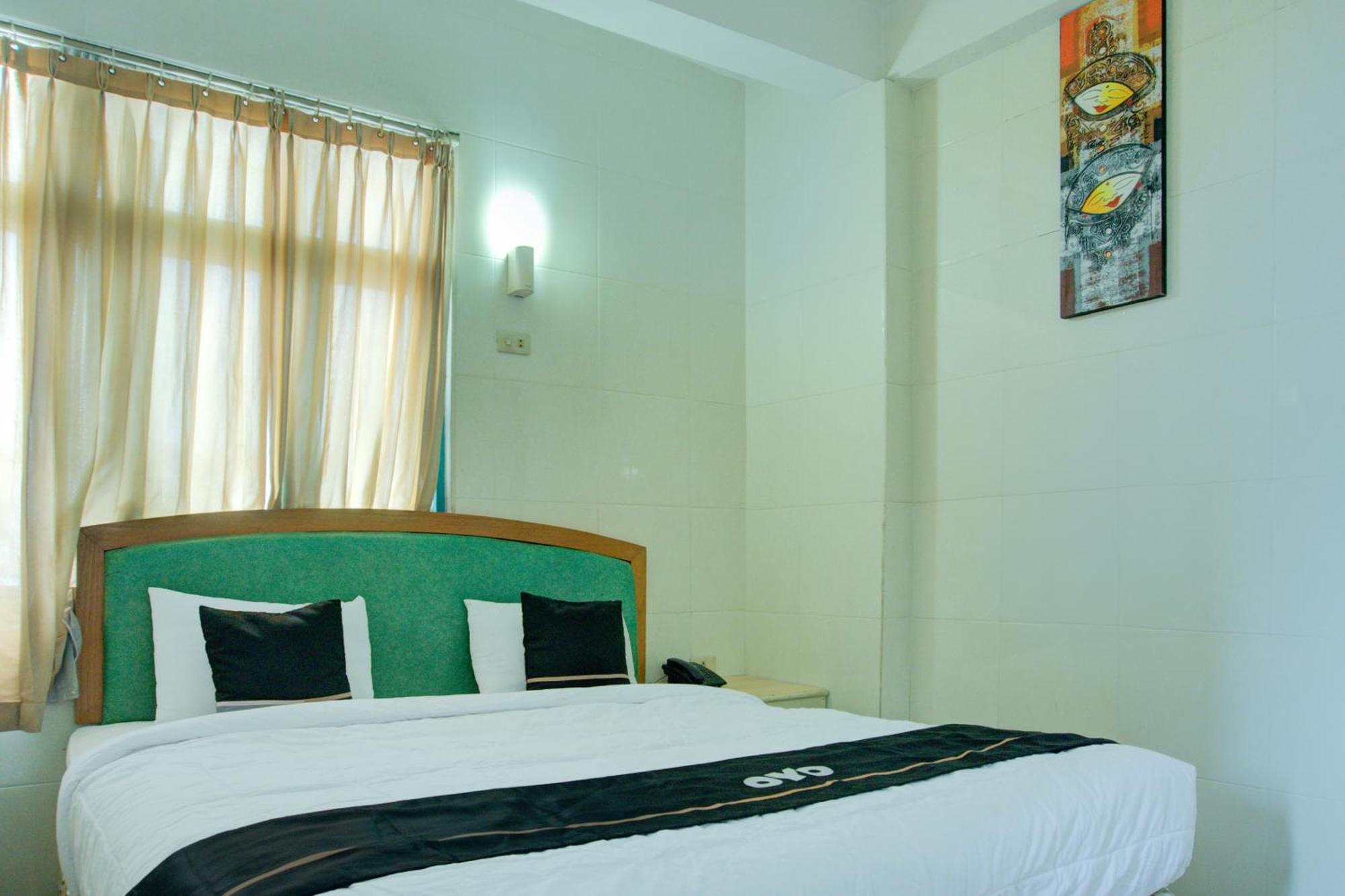Townhouse Oak Palembang Near Jembatan Ampera Formerly Azzura Hotel Kültér fotó