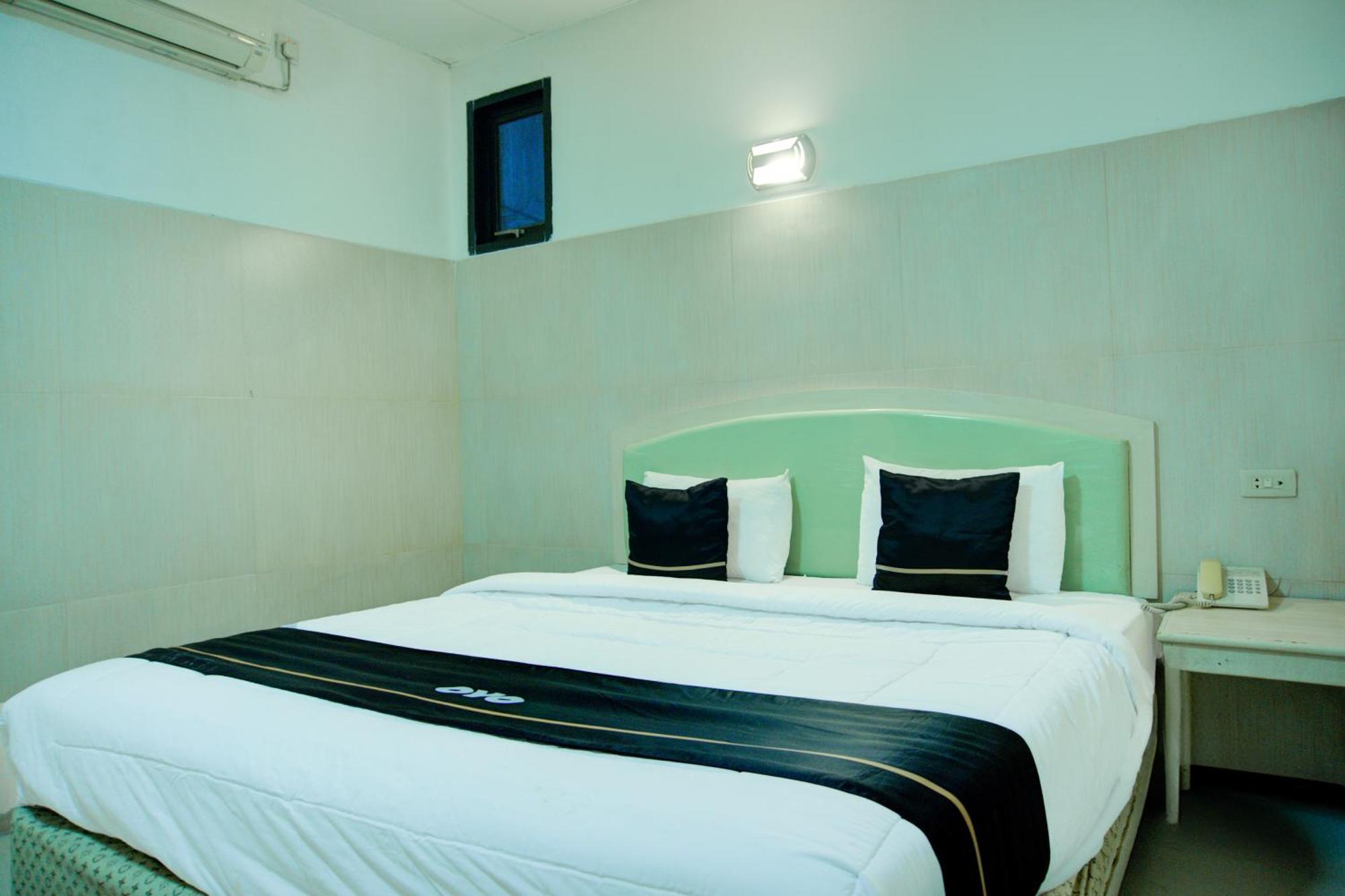 Townhouse Oak Palembang Near Jembatan Ampera Formerly Azzura Hotel Kültér fotó