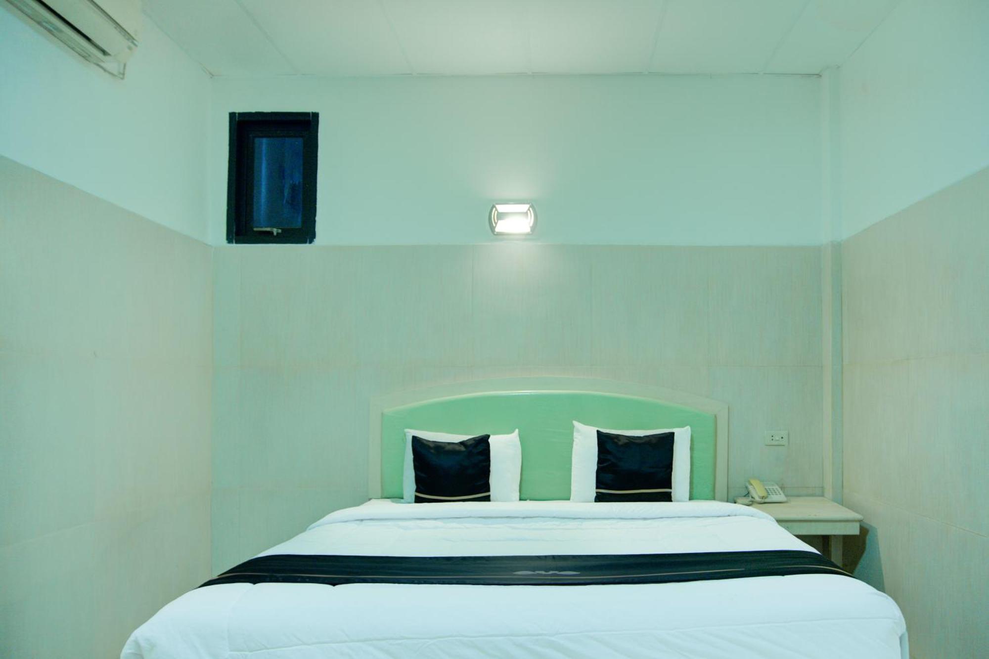 Townhouse Oak Palembang Near Jembatan Ampera Formerly Azzura Hotel Kültér fotó